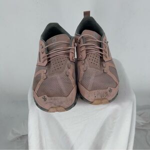 Waterproof OnCloud running shoes size 6 reflective Blush and grey